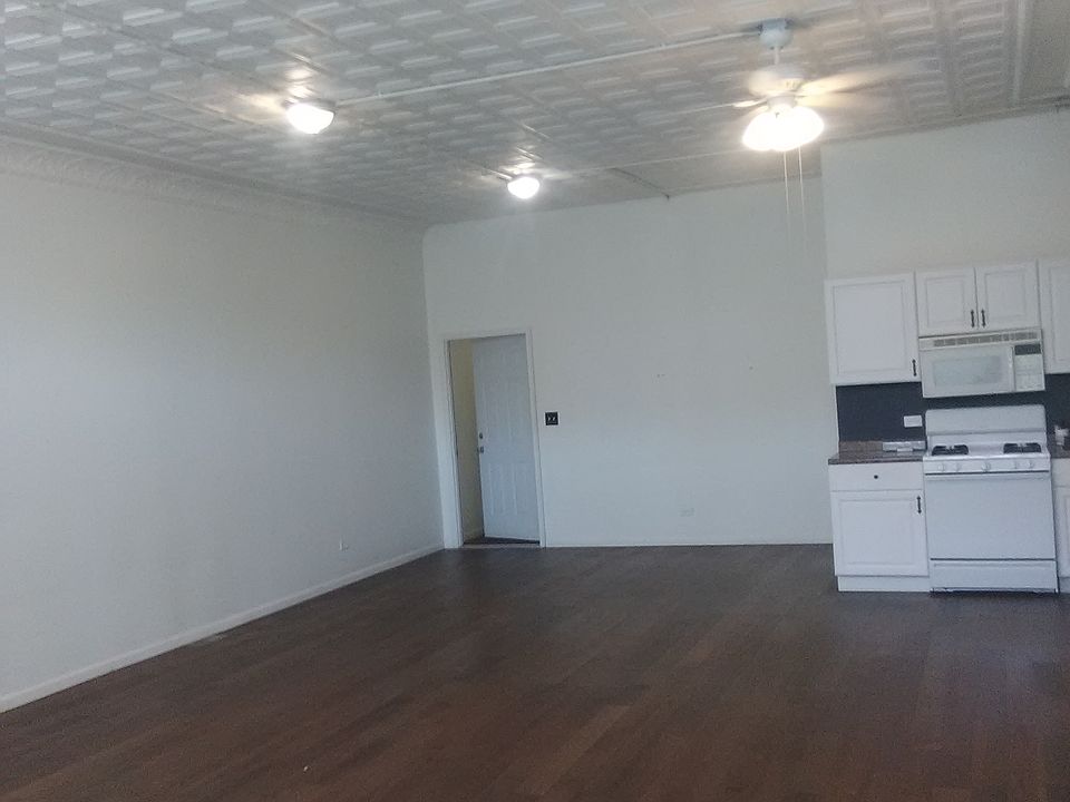 1st image of 2820 W Diversey Ave #1F