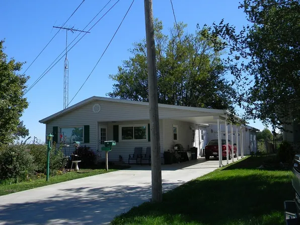 1212 N 28th St, Mattoon, IL 61938