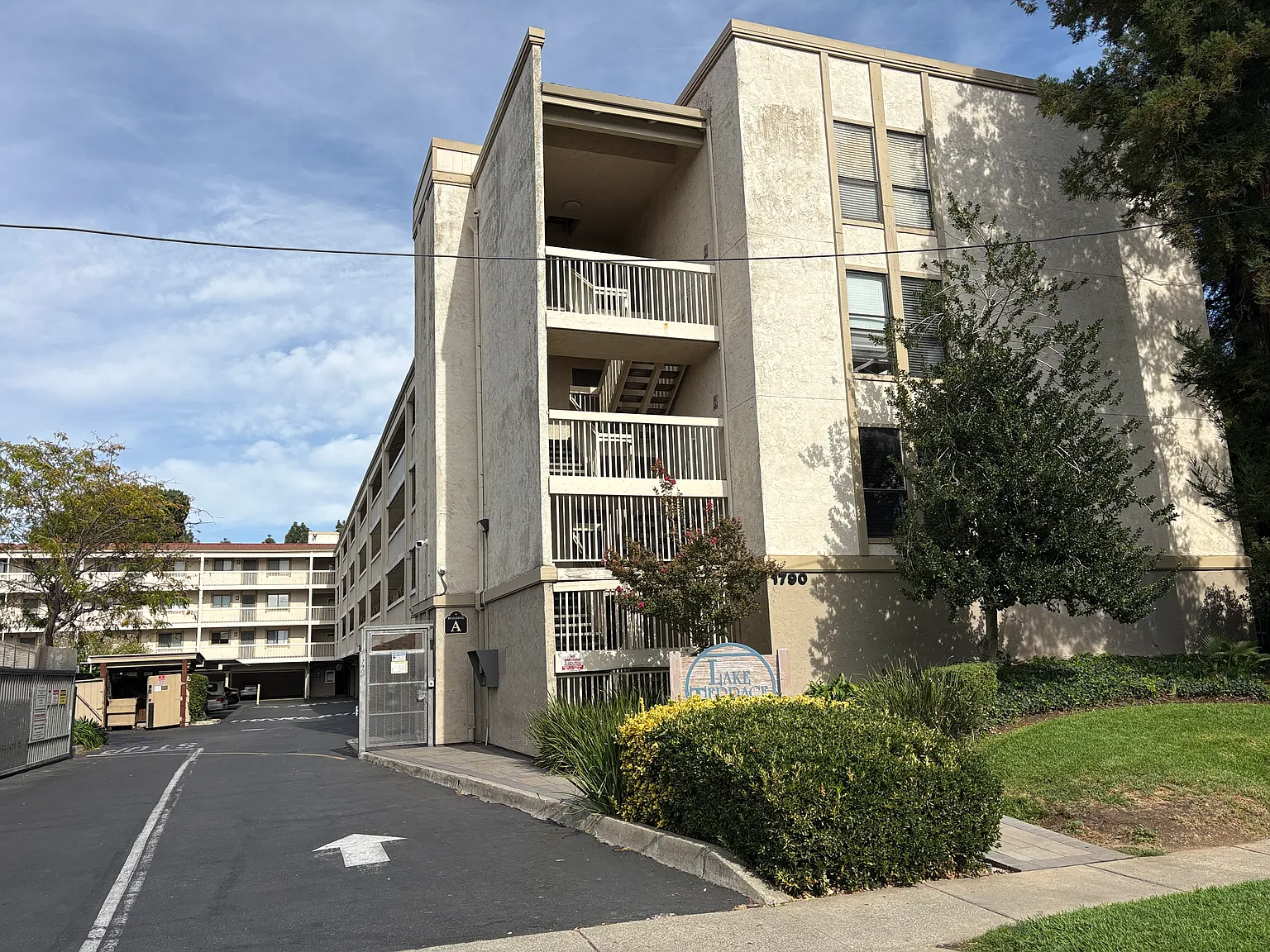 3 bed, 1216 sqft, $2,800 — Photo 1