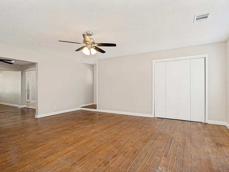 1913 Landa Dr — Photo 17