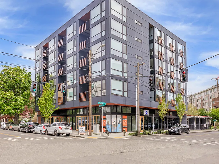 2112 E Denny Way — Photo 29