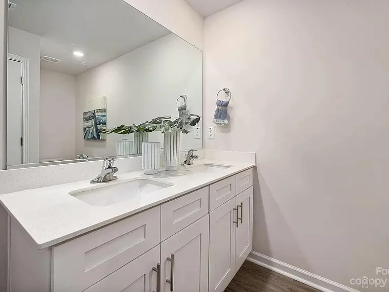 5637 Carrington Ct — Photo 23
