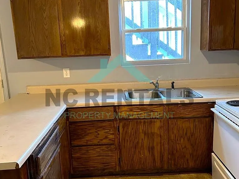 2559 Green Oaks Ct #A — Photo 5