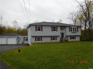 10 Blueberry Ln, Newburgh, NY 12550