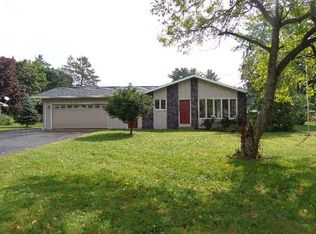 1512 Greenwood Dr, Kronenwetter, WI 54455