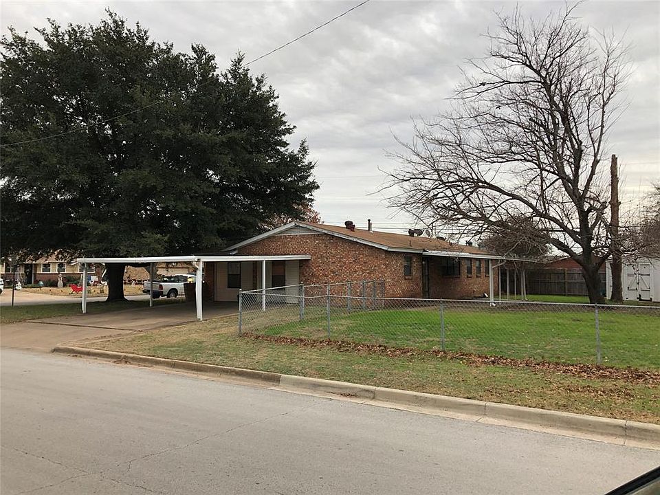 2nd image of 300 Thompson Dr