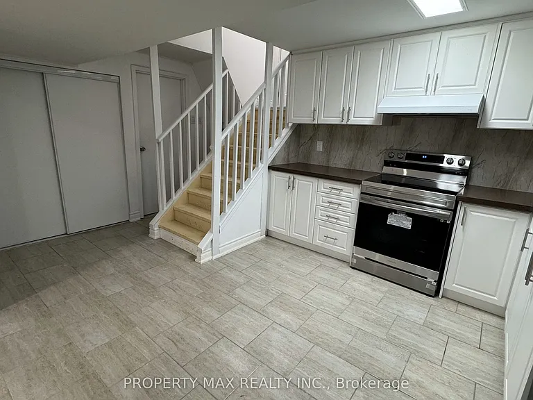 30 Glenabbey Dr #BASEMENT — Photo 10