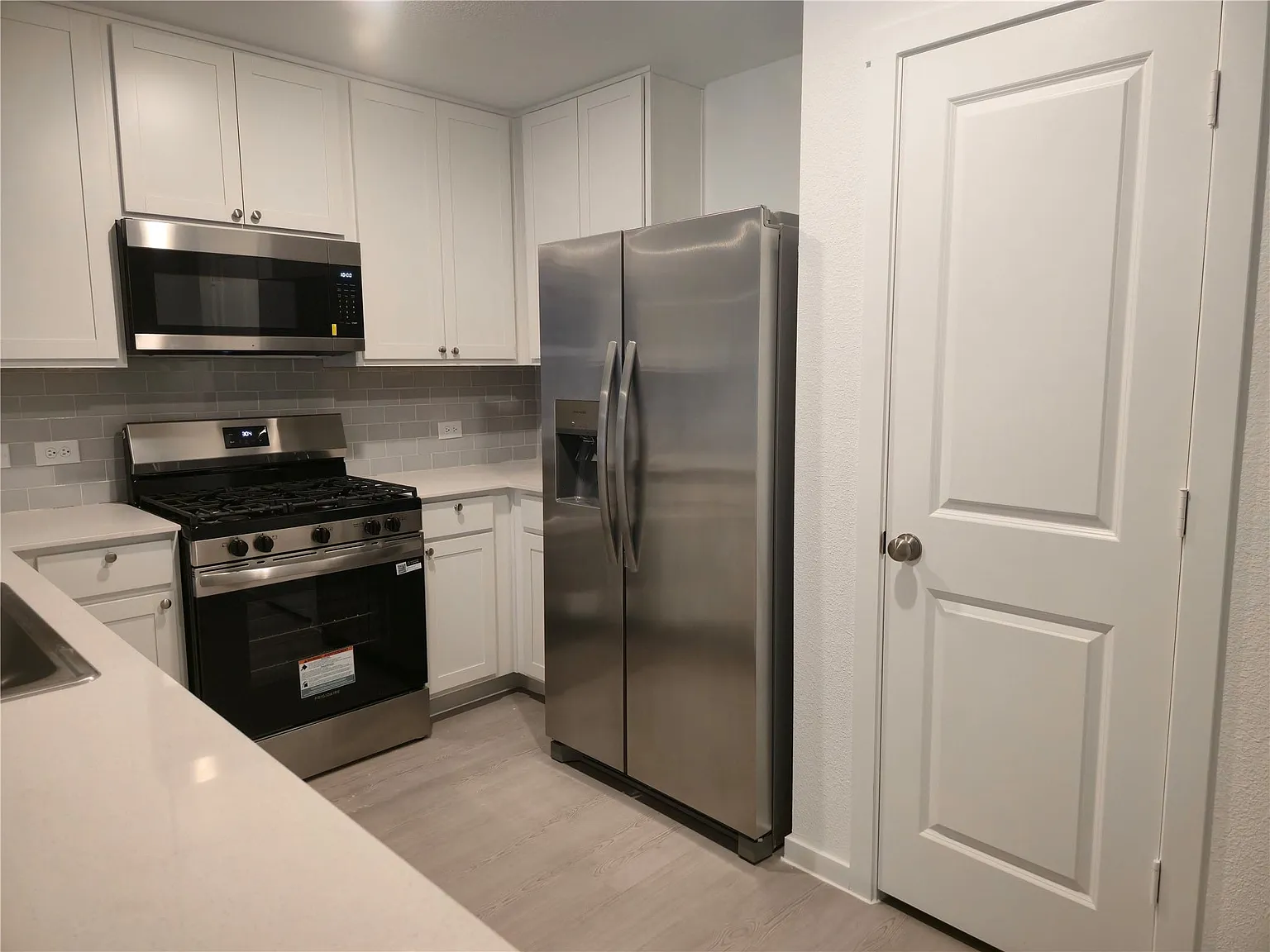 4 bed, 2.0 bath, 1656 sqft, $1,900 — Photo 4