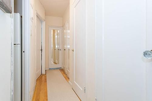 4th image of 3950 52nd St