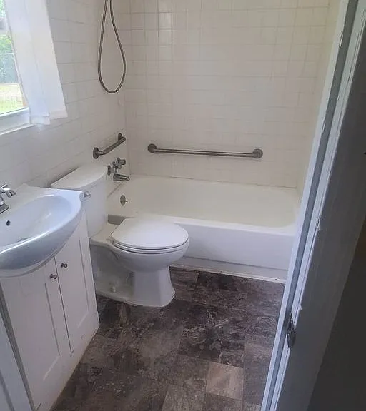 303 Martin Luther King Jr Dr — Photo 5