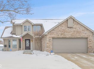 2917 Silver Fox Dr, Columbus, IN 47203