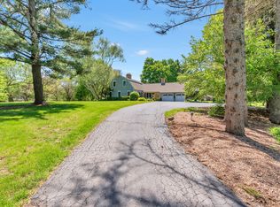 74A Meadow Hill Rd, Barrington, IL 60010