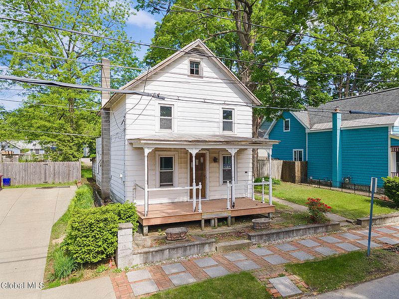 3rd image of 28 Warren Street