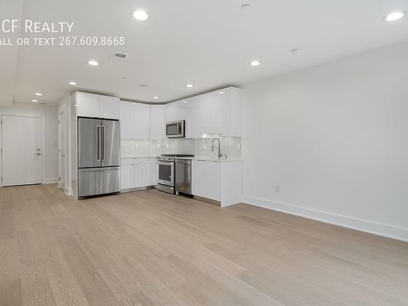 4th image of 1940 E York St Unit C