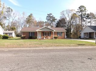 1625 Stoneybrook Dr, High Point, NC 27265