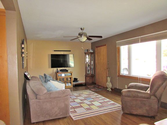 4th image of 8 Holmes Ave