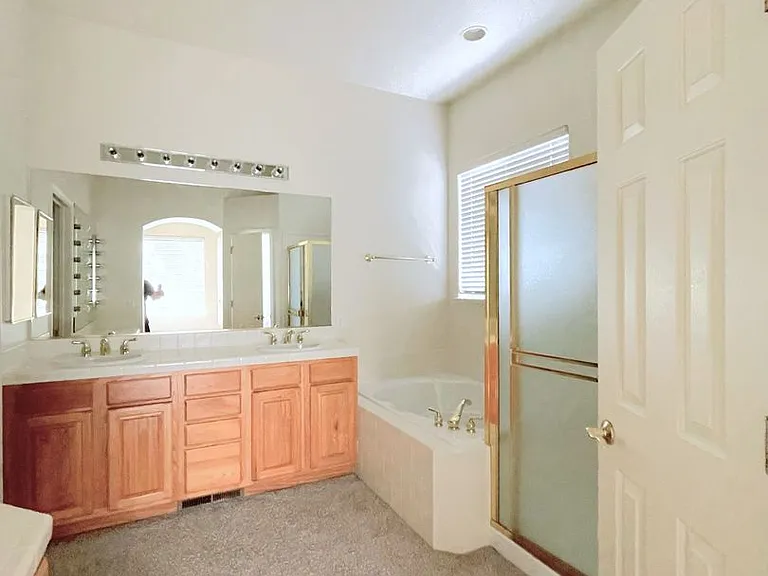 1115 Waverly Dr — Photo 20