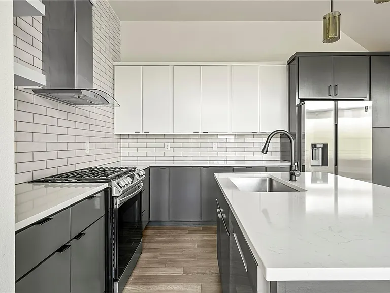 4400 Mount Vernon Dr #B — Photo 25