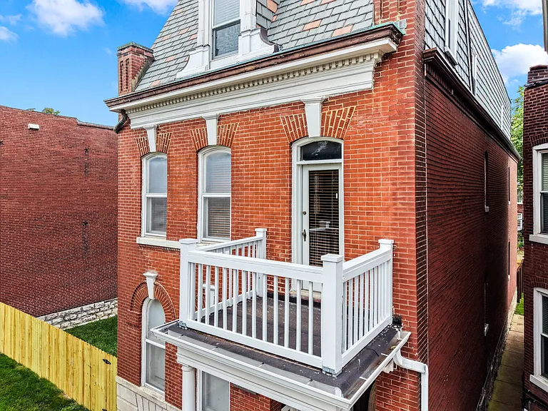 2722 Armand Pl #2F — Photo 2