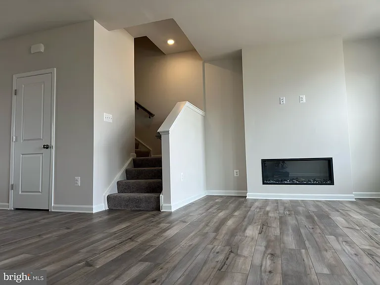 19 Winterplace Dr — Photo 4