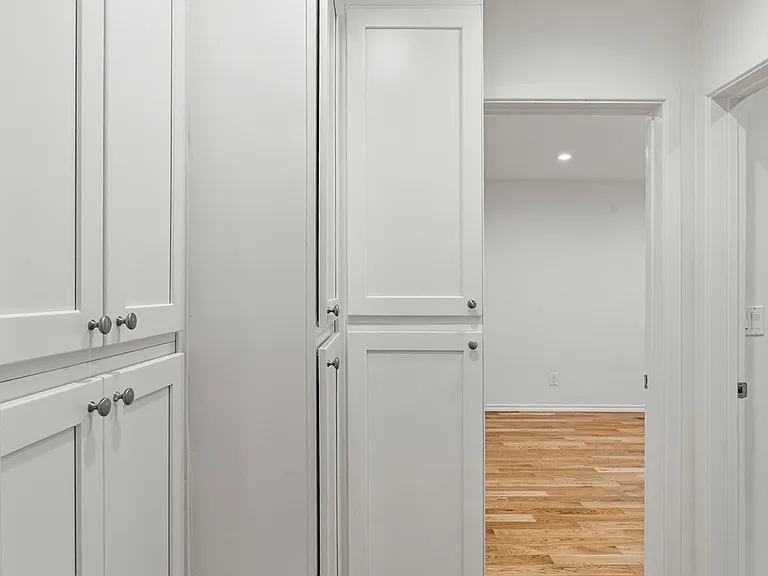 1233 N Harper Ave #5 — Photo 8