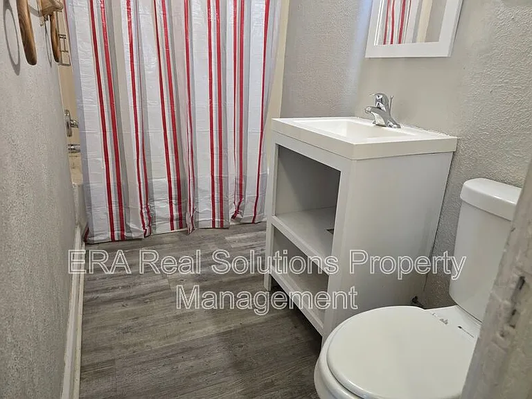 3721 W 33rd St — Photo 3
