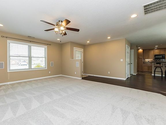 5th image of 307 E Charter Dr