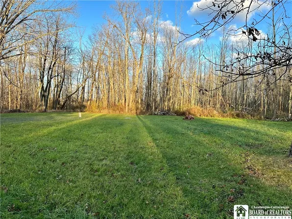 9849 Utica St #12, Angola, NY 14006