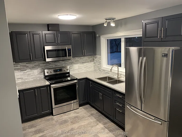 19 Hamel Ave — Photo 4