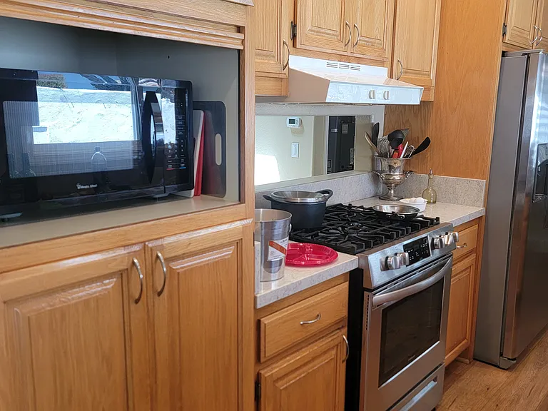 345 Las Casitas Ct — Photo 3