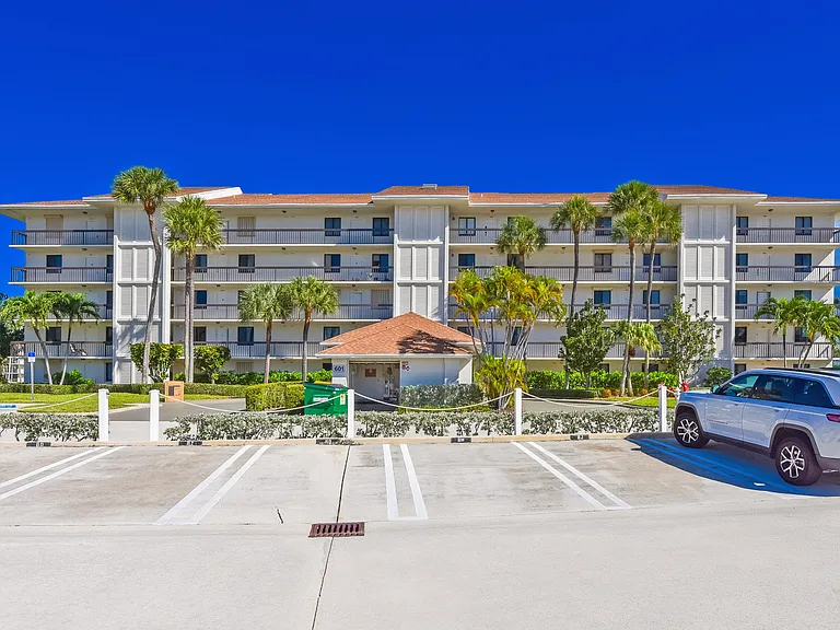 601 S Seas Dr #303 — Photo 31