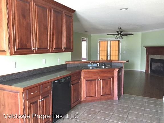 3rd image of 4342 Sandy Springs Dr