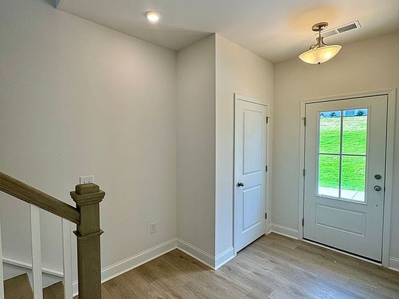4th image of 5013 Layman Dr