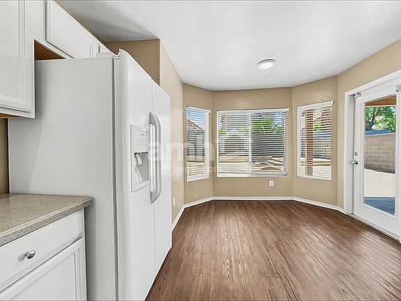 4th image of 907 N Albert Dr