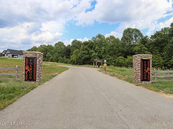 3rd image of 6 Foxwood Ct
