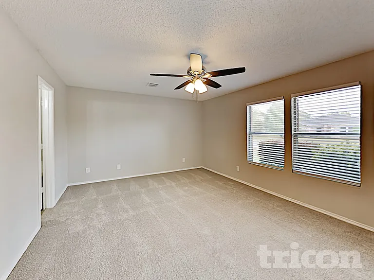 1688 Wildrose Dr — Photo 9