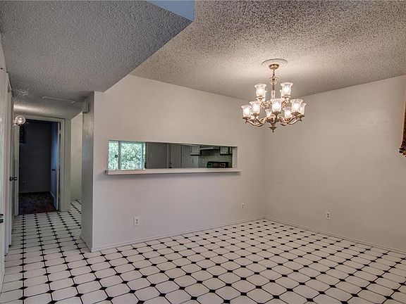 3rd image of 7513 Creekfall Dr