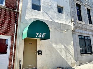 748 S 8th St, Philadelphia, PA 19147