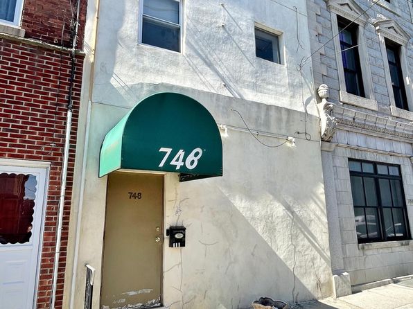748 S 8th St