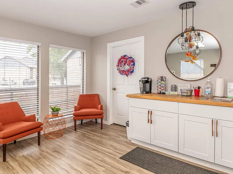 Camelot Apartments — Photo 11