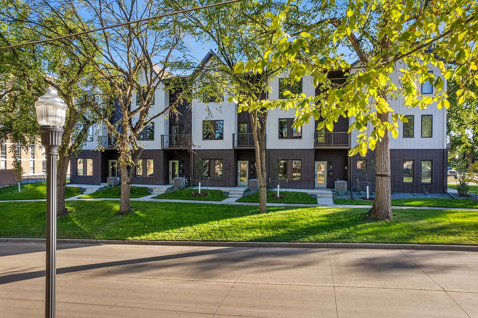 502 8th St S #3 photo 1