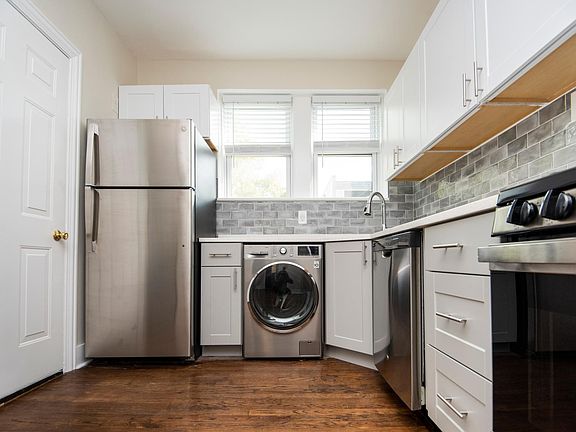 3rd image of 3815 N Greenview Ave APT 2w