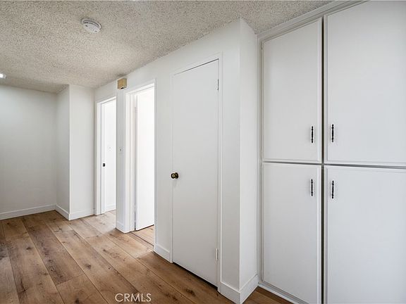 5th image of 972 W 14th St APT 3