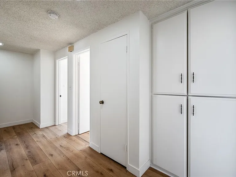 972 W 14th St #3 — Photo 5