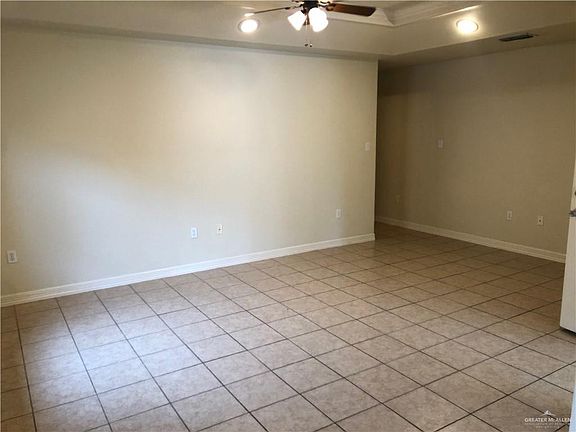 5th image of 716 Jasper St