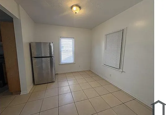 9412 Grand Division Ave — Photo 6