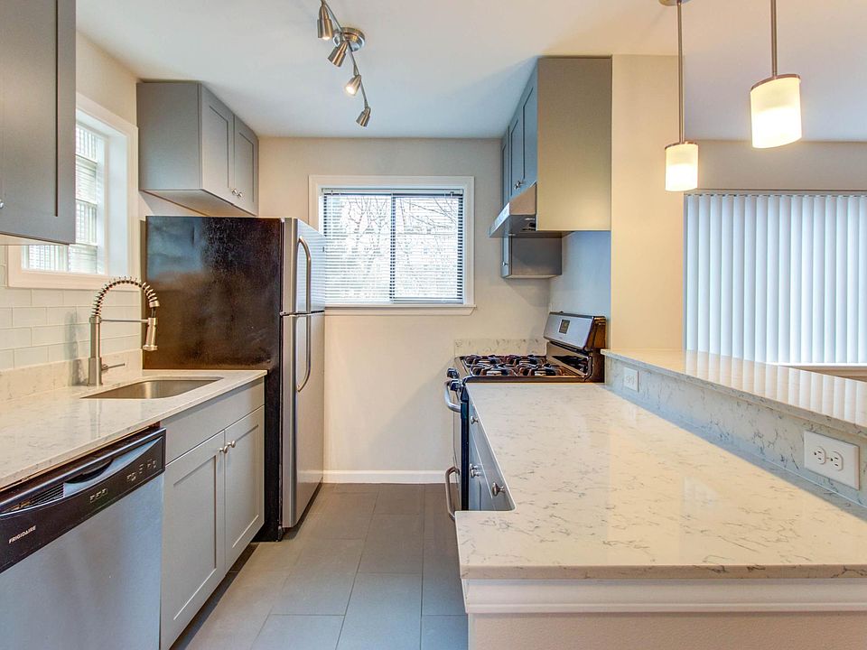 1st image of 1418 2nd Ave W APT 204