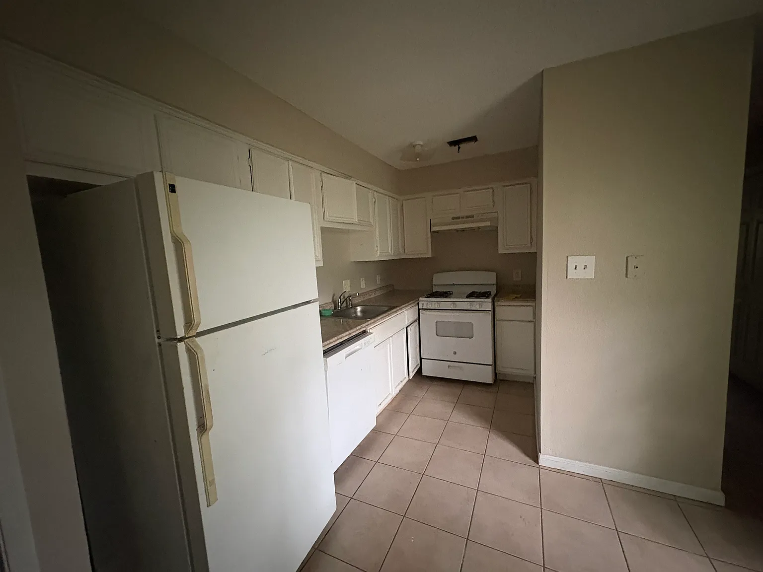 2 bed, 1745 sqft, $1,100 — Photo 3