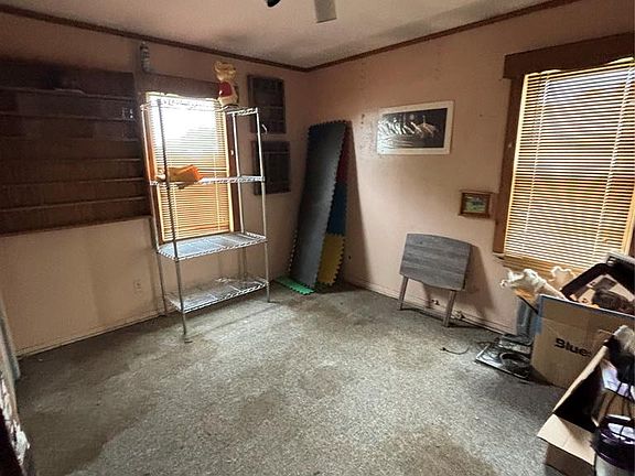 4th image of 1116 Hickory Ln
