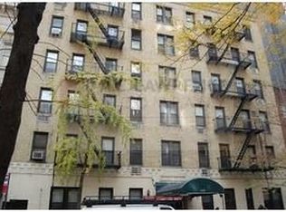 210 E 51st St, New York, NY 10022